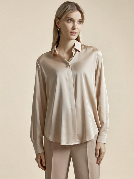 Атласная блузка с декоративными пуговицами - фото 1