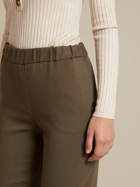 Прямые брюки с эластичным поясом - фото 3