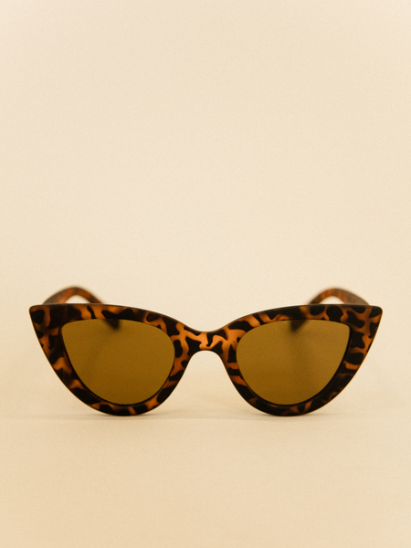 Солнцезащитные очки удлиненной формы - фото 2