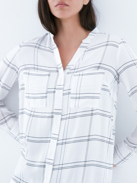 Блузка с карманами на груди - фото 2