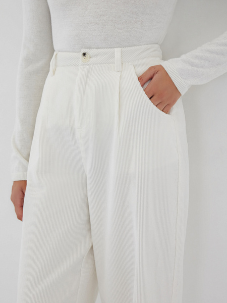 Белые вельветовые брюки - фото 4
