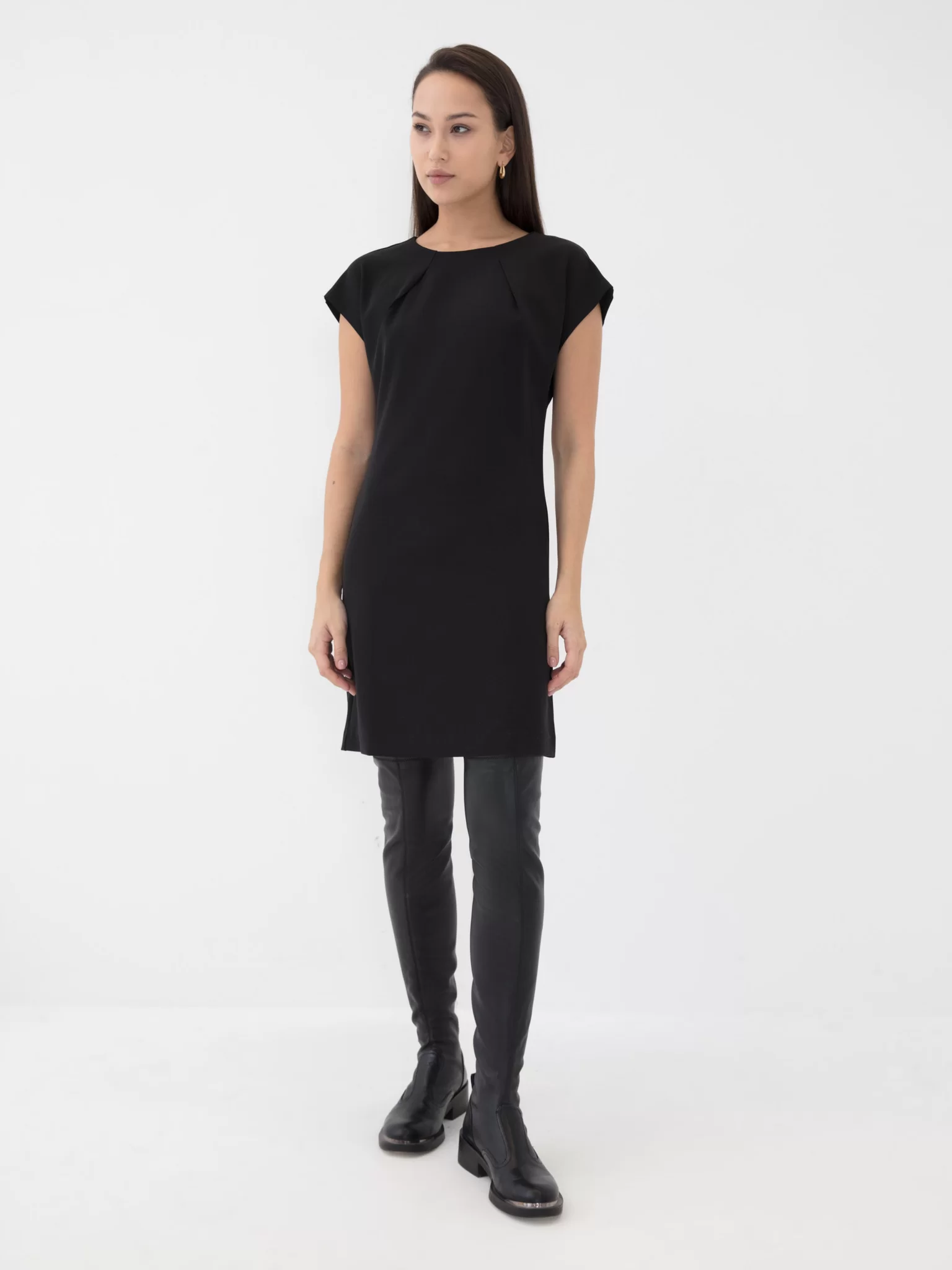 ZARINA Платье с коротким рукавом