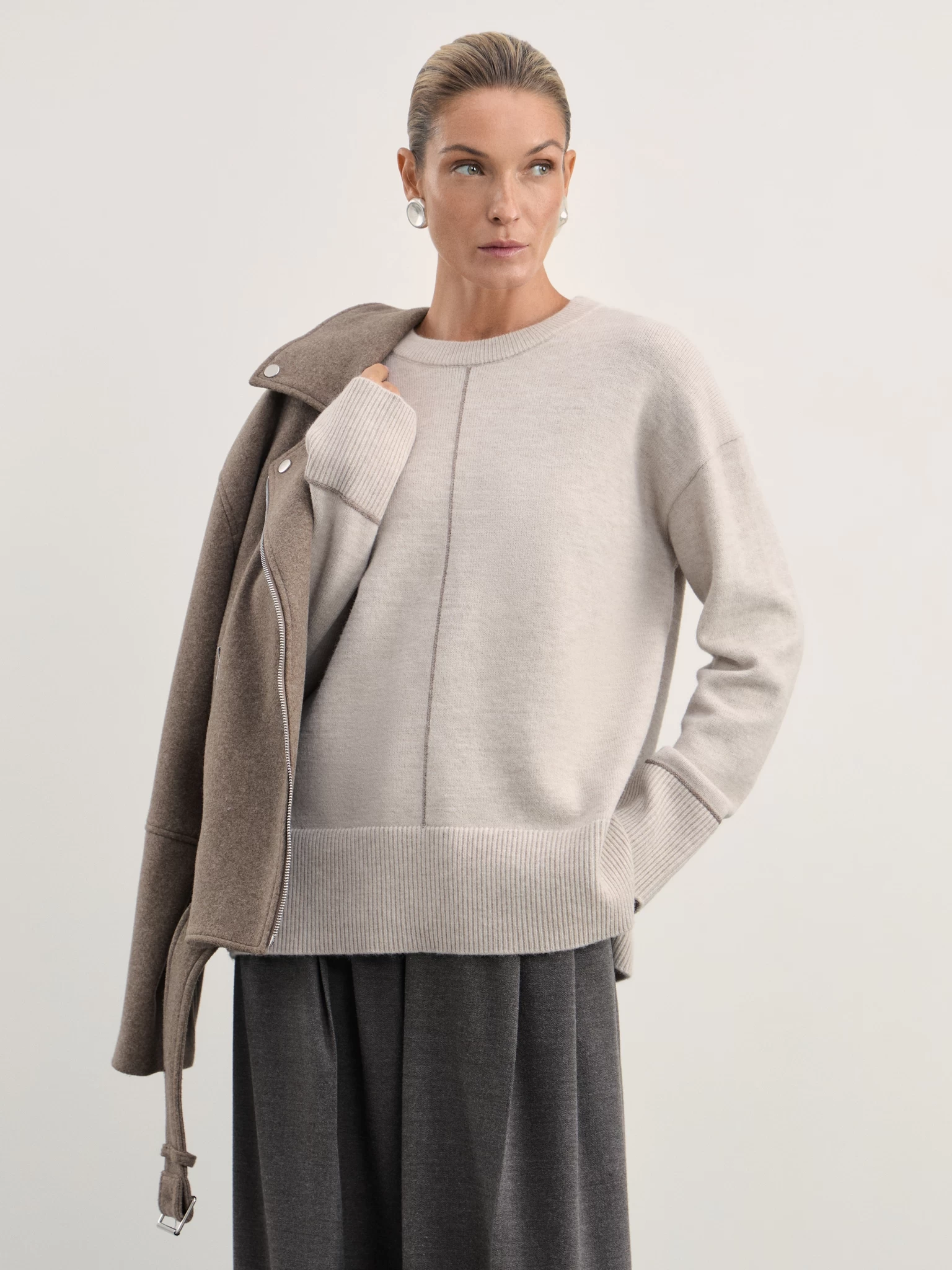 4421606836_61_1.webp?t=1724227227