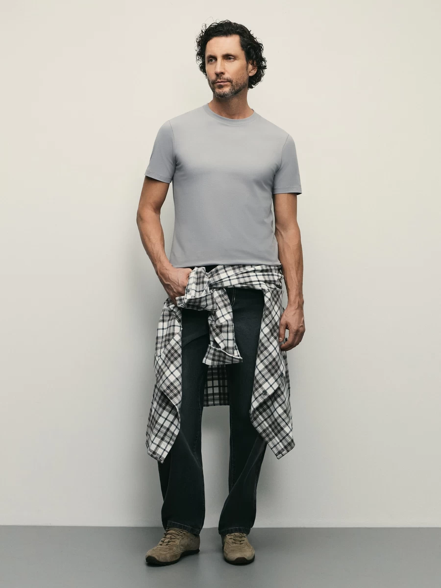 Базовая футболка slim fit