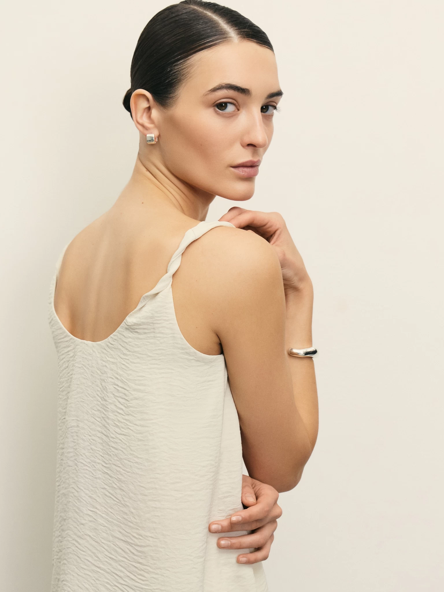 ZARINA Топ из жатой ткани