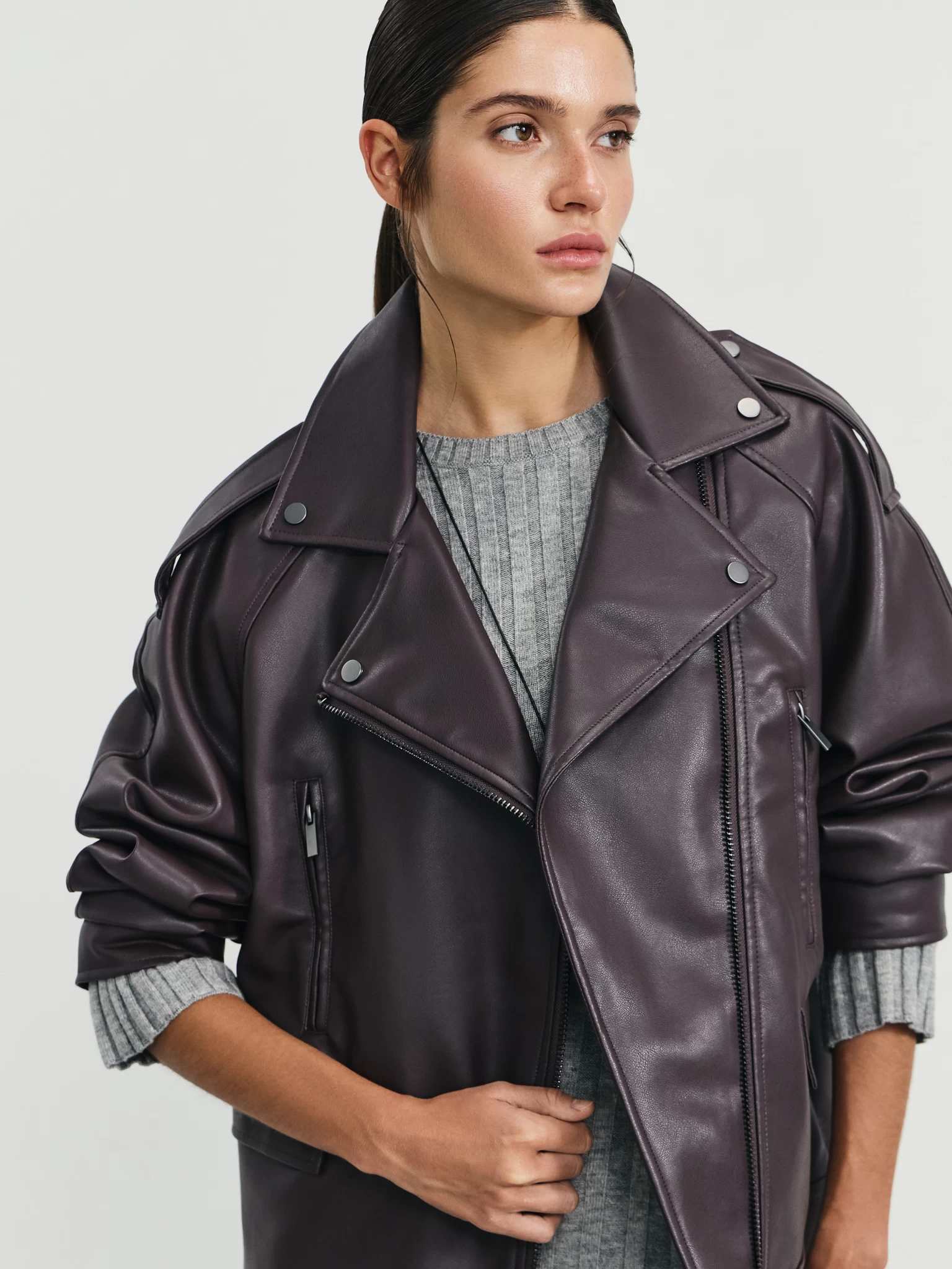 Qoo　0527 Кожаная куртка-косуха 022325602024, цвет Черный, артикул