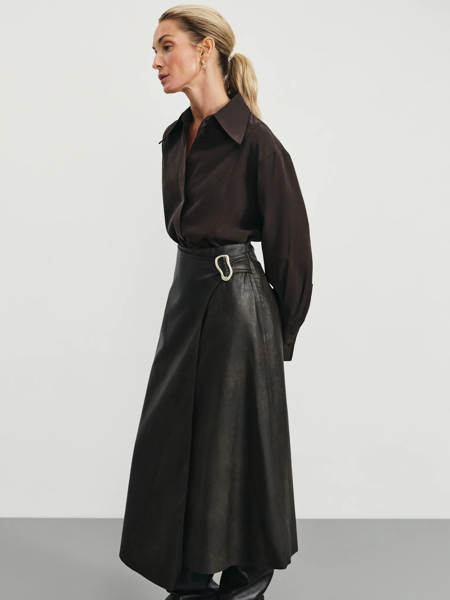 Yosh yigit yosh ayolni jinsiy aloqa qilishga undadi